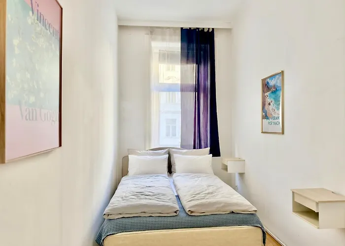 Central 5-Bedroom Old School Apartment * Βιέννη