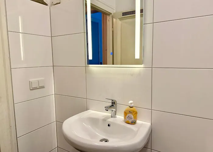 Central 5-Bedroom Old School Apartment * Βιέννη
