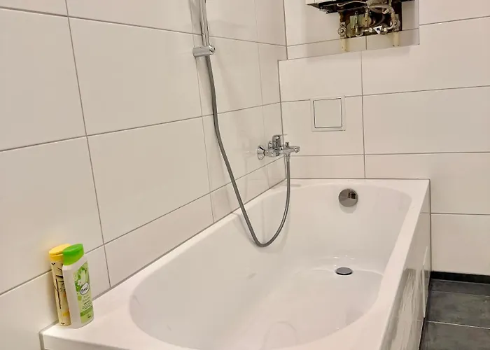 Διαμέρισμα Central 5-Bedroom Old School Apartment Βιέννη